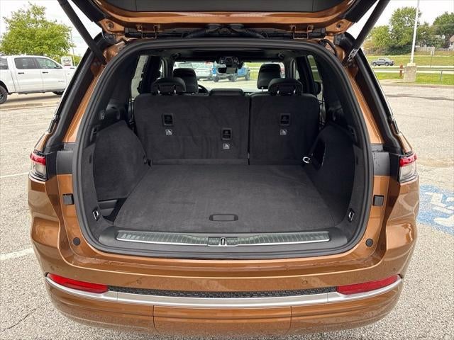2027 Jeep Grand Cherokee Summit