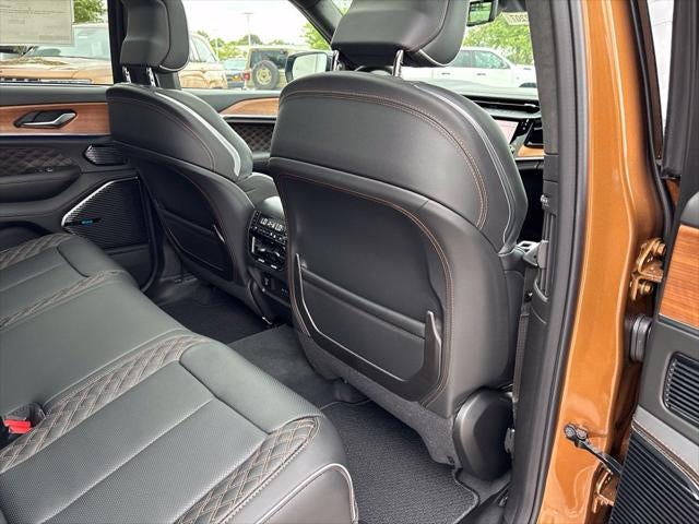 2027 Jeep Grand Cherokee GRAND CHEROKEE SUMMIT 4X4