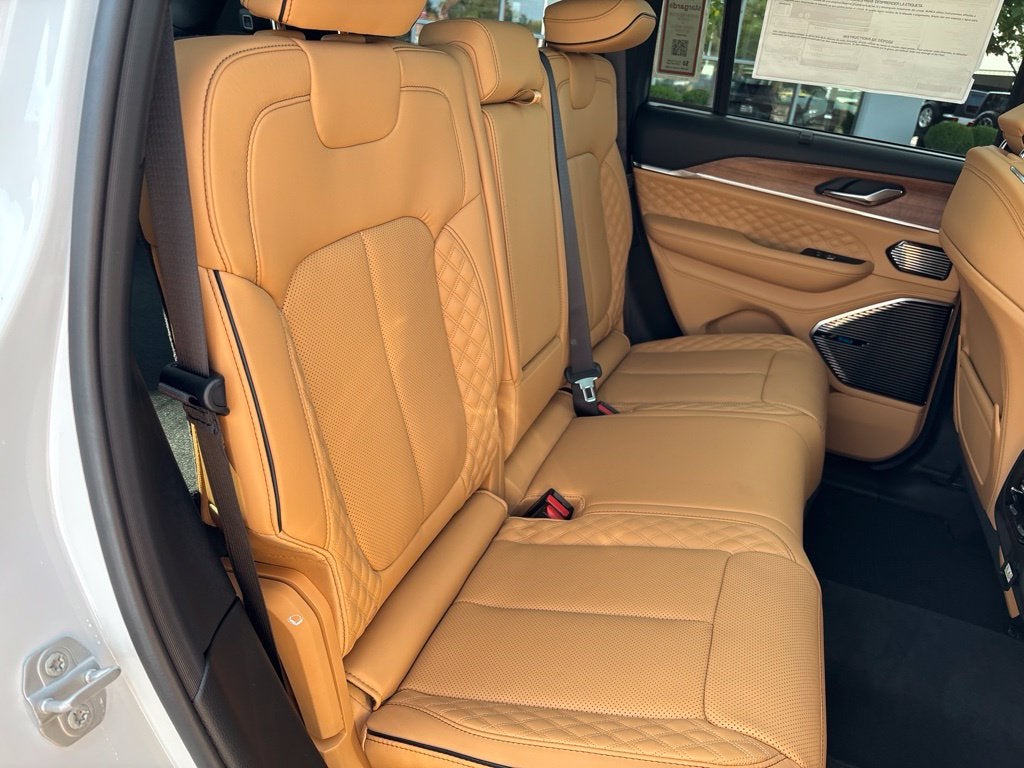 2027 Jeep Grand Cherokee GRAND CHEROKEE SUMMIT 4X4