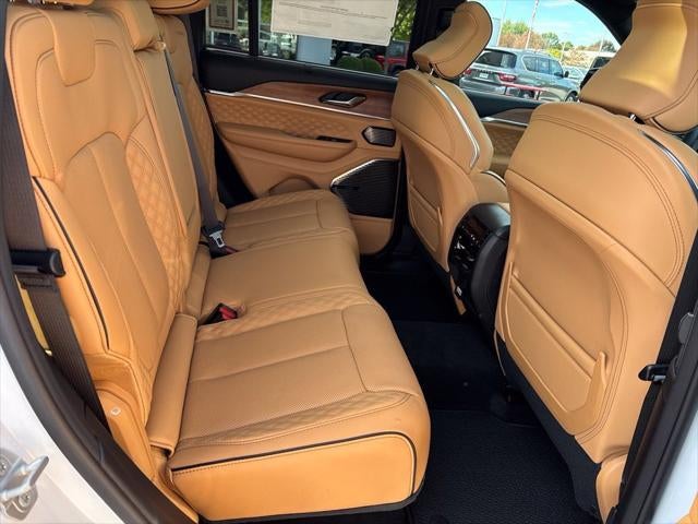 2027 Jeep Grand Cherokee GRAND CHEROKEE SUMMIT 4X4
