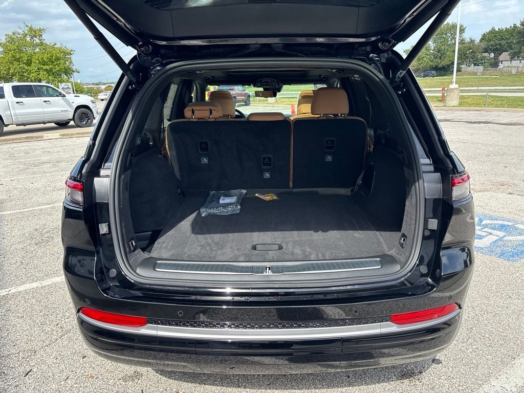 2027 Jeep Grand Cherokee Summit