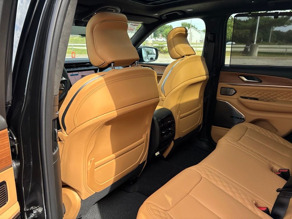 2027 Jeep Grand Cherokee Summit