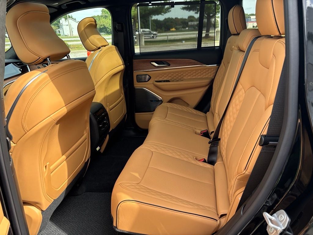 2027 Jeep Grand Cherokee Summit