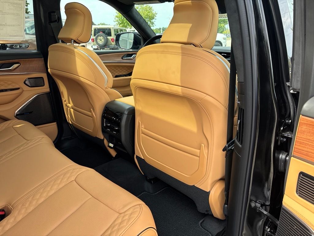 2027 Jeep Grand Cherokee Summit