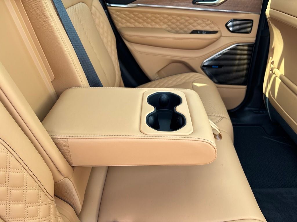 2027 Jeep Grand Cherokee Summit
