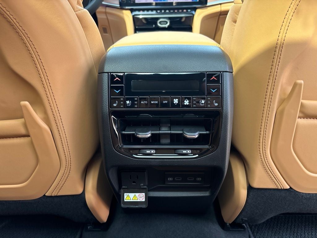 2027 Jeep Grand Cherokee Summit
