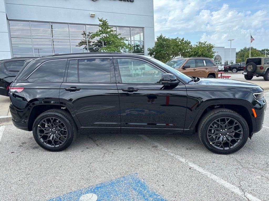 2027 Jeep Grand Cherokee Summit