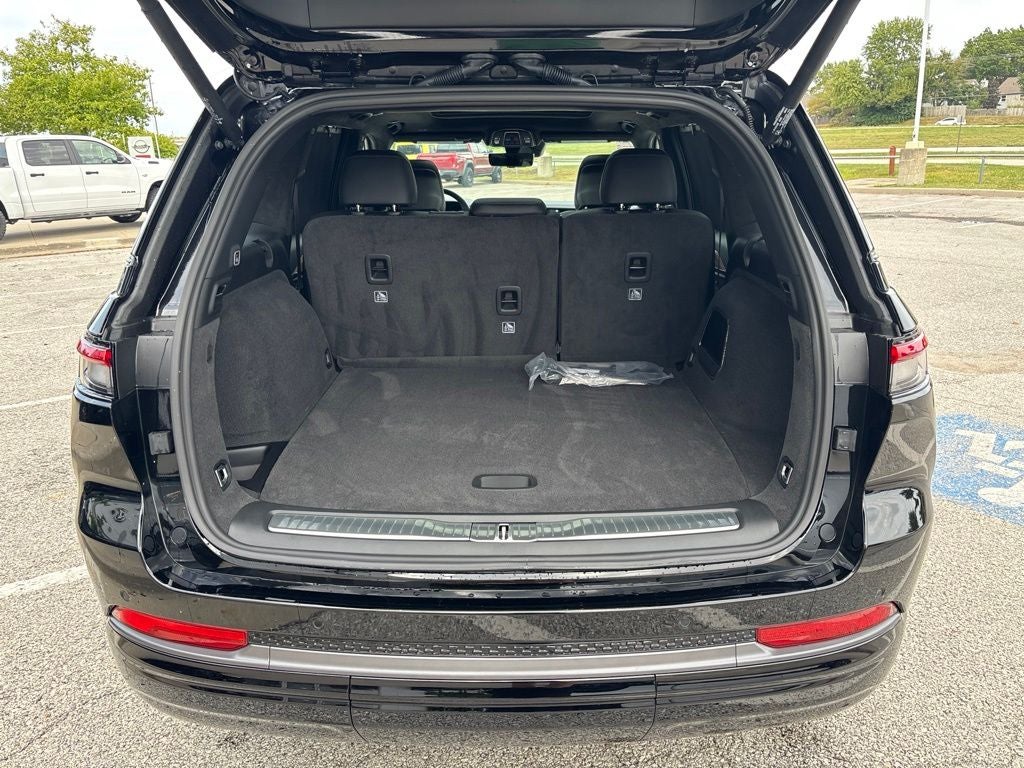 2027 Jeep Grand Cherokee Summit