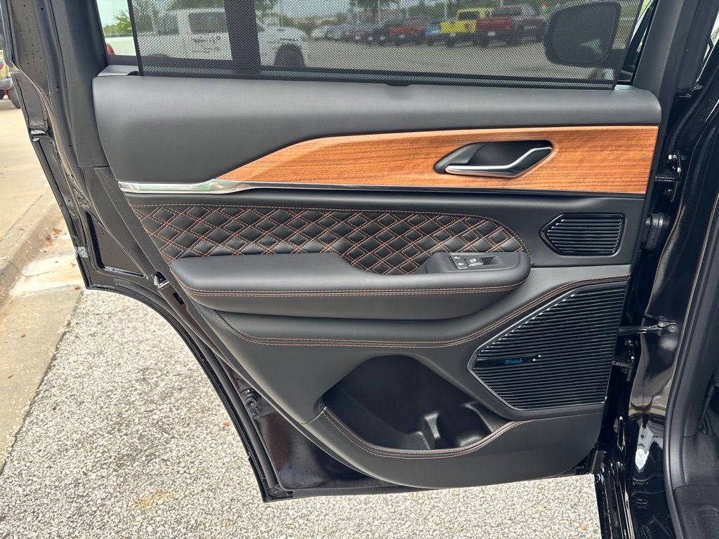 2027 Jeep Grand Cherokee Summit