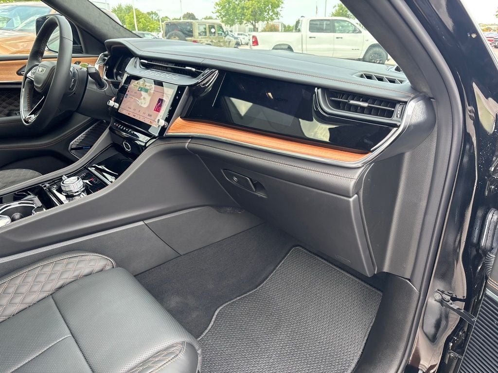 2027 Jeep Grand Cherokee Summit