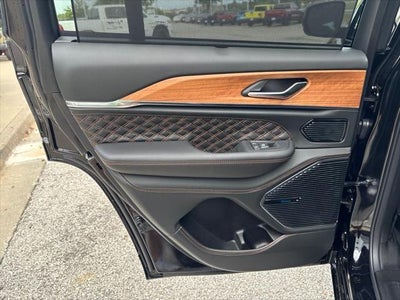 2027 Jeep Grand Cherokee Summit