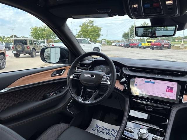 2027 Jeep Grand Cherokee Summit