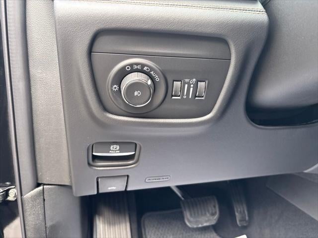 2027 Jeep Grand Cherokee Summit