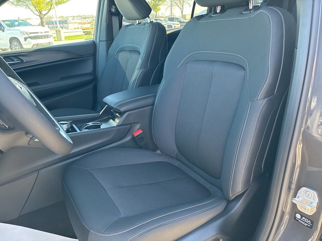 2026 Jeep Grand Cherokee L Laredo