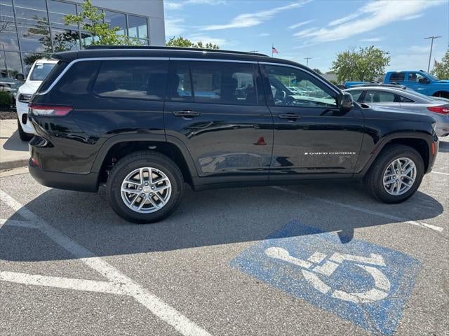2025 Jeep Grand Cherokee GRAND CHEROKEE L LAREDO X 4X4