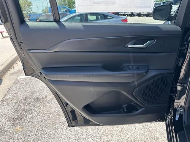 2025 Jeep Grand Cherokee GRAND CHEROKEE L LAREDO X 4X4