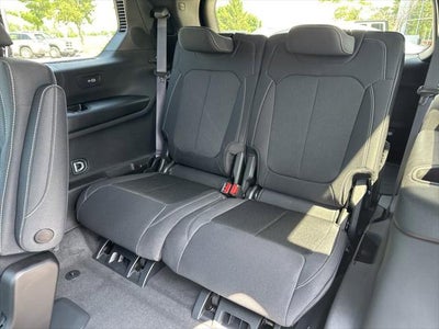 2025 Jeep Grand Cherokee GRAND CHEROKEE L LAREDO X 4X4