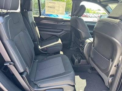 2025 Jeep Grand Cherokee GRAND CHEROKEE L LAREDO X 4X4