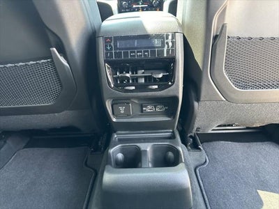 2025 Jeep Grand Cherokee GRAND CHEROKEE L LAREDO X 4X4