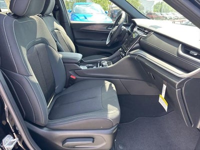 2025 Jeep Grand Cherokee GRAND CHEROKEE L LAREDO X 4X4