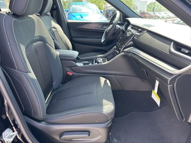2025 Jeep Grand Cherokee GRAND CHEROKEE L LAREDO X 4X4