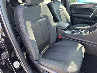 2025 Jeep Grand Cherokee GRAND CHEROKEE L LAREDO X 4X4