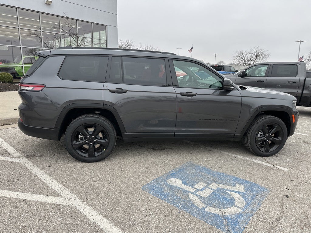 2025 Jeep Grand Cherokee L Laredo