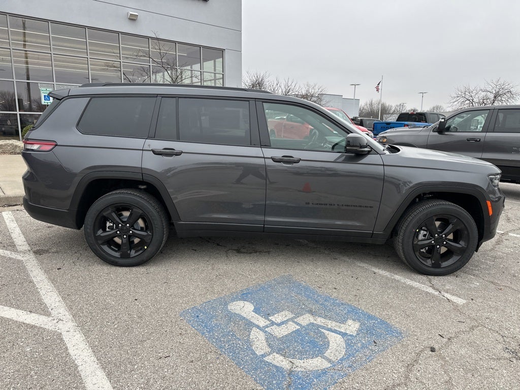 2025 Jeep Grand Cherokee L Laredo