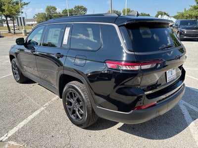 2027 Jeep Grand Cherokee Laredo Altitude