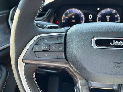2027 Jeep Grand Cherokee Laredo Altitude