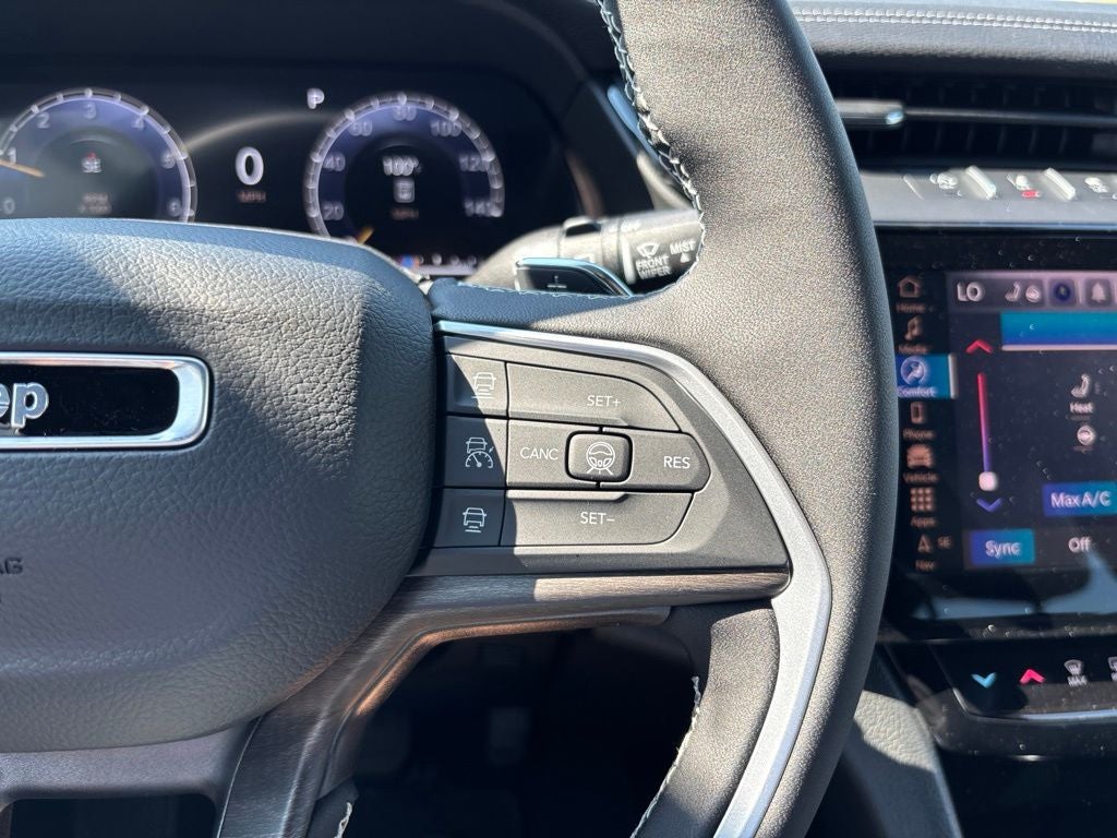 2027 Jeep Grand Cherokee Laredo Altitude