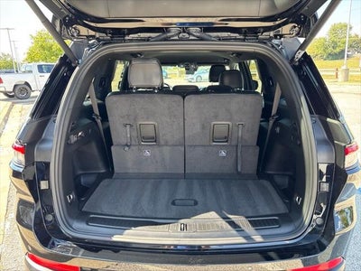2027 Jeep Grand Cherokee Laredo Altitude