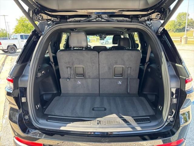 2027 Jeep Grand Cherokee Laredo Altitude