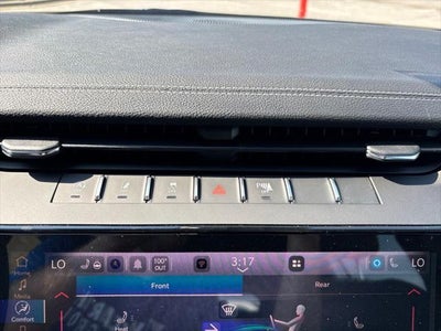 2027 Jeep Grand Cherokee Laredo Altitude