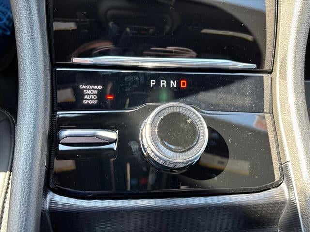 2027 Jeep Grand Cherokee Laredo Altitude