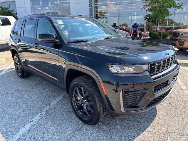 2027 Jeep Grand Cherokee Laredo Altitude