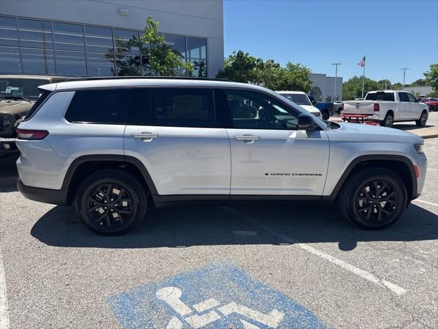 2026 Jeep Grand Cherokee GRAND CHEROKEE L LAREDO ALTITUDE 4X4