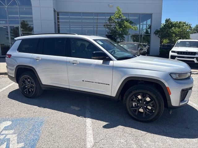 2026 Jeep Grand Cherokee GRAND CHEROKEE L LAREDO ALTITUDE 4X4