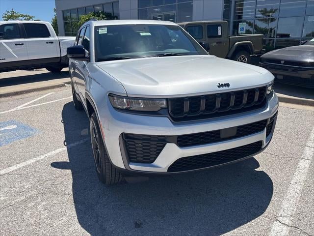 2026 Jeep Grand Cherokee GRAND CHEROKEE L LAREDO ALTITUDE 4X4