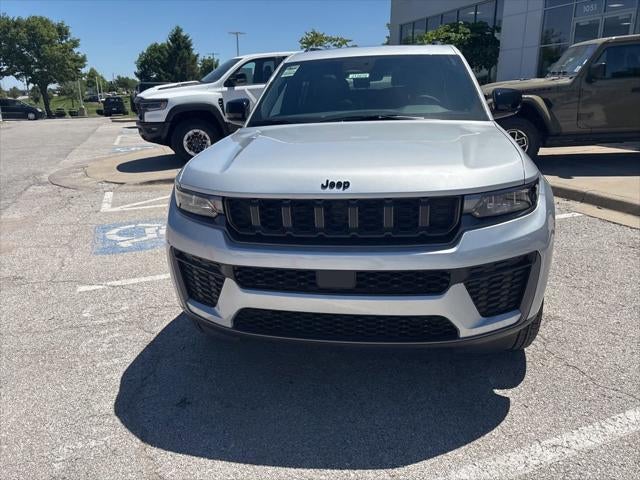 2026 Jeep Grand Cherokee GRAND CHEROKEE L LAREDO ALTITUDE 4X4
