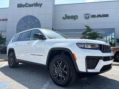 2027 Jeep Grand Cherokee Laredo Altitude