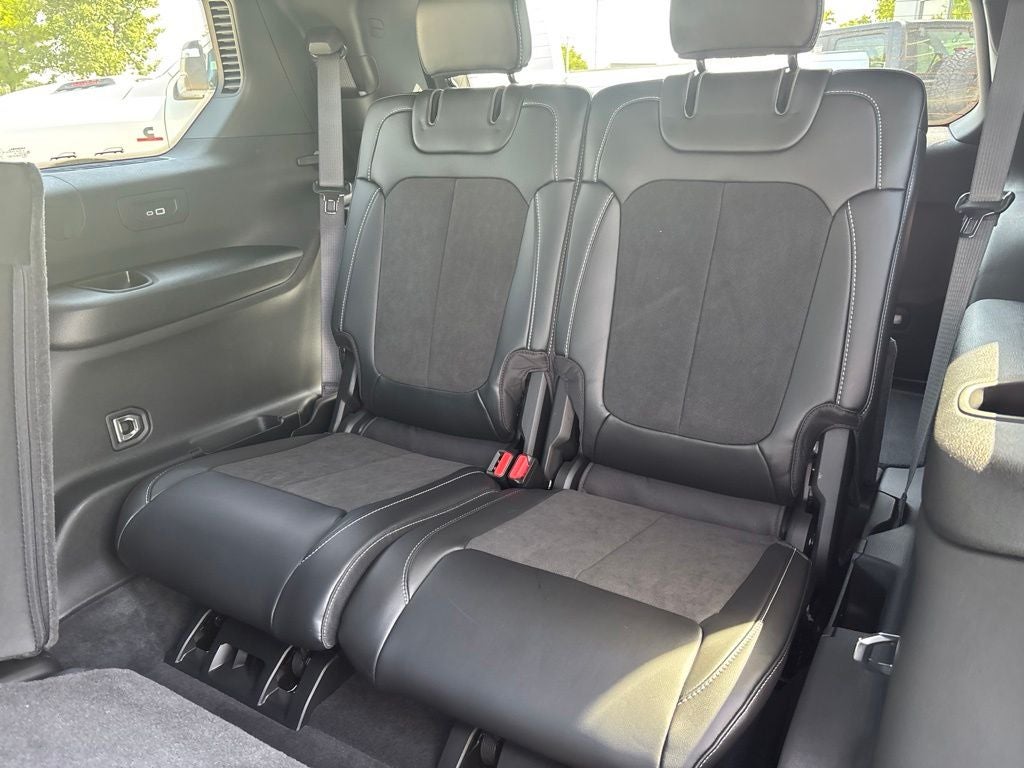 2027 Jeep Grand Cherokee Laredo Altitude