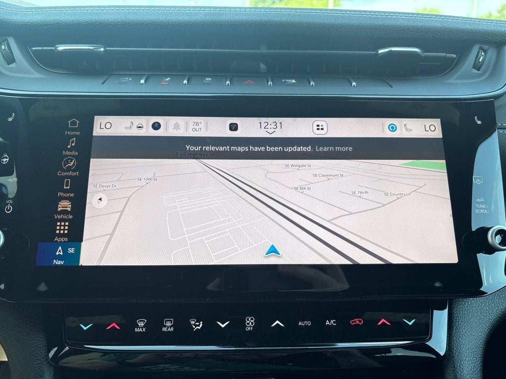 2027 Jeep Grand Cherokee Laredo Altitude