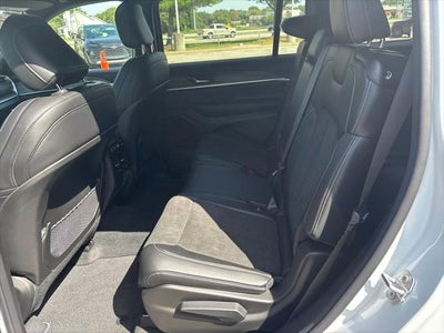 2027 Jeep Grand Cherokee Laredo Altitude