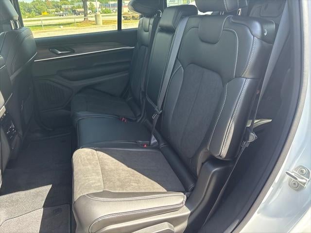 2027 Jeep Grand Cherokee Laredo Altitude