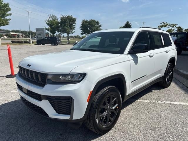 2027 Jeep Grand Cherokee Laredo Altitude