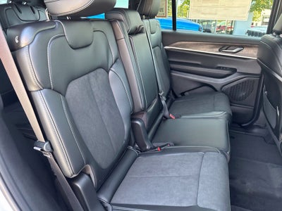 2027 Jeep Grand Cherokee GRAND CHEROKEE L LAREDO ALTITUDE 4X4