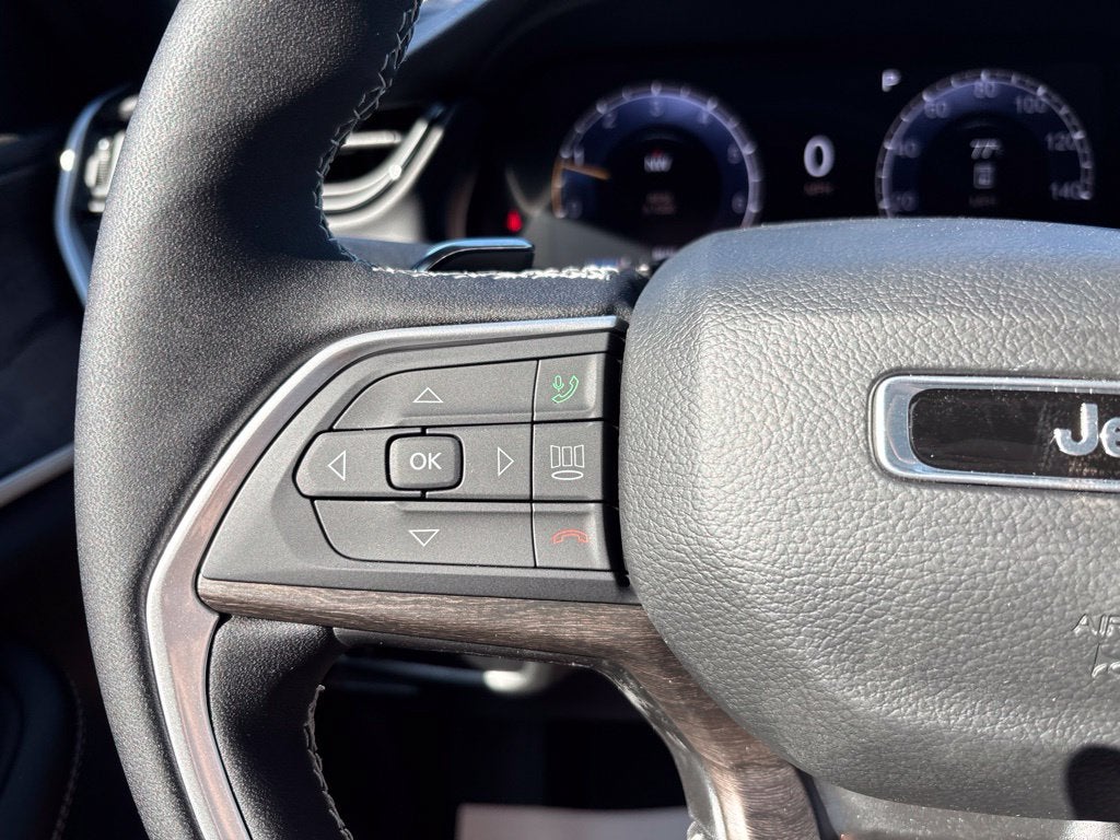 2027 Jeep Grand Cherokee GRAND CHEROKEE L LAREDO ALTITUDE 4X4