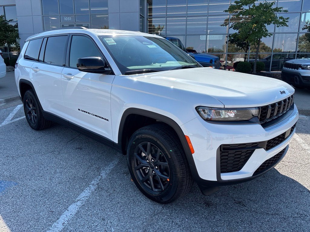 2027 Jeep Grand Cherokee GRAND CHEROKEE L LAREDO ALTITUDE 4X4