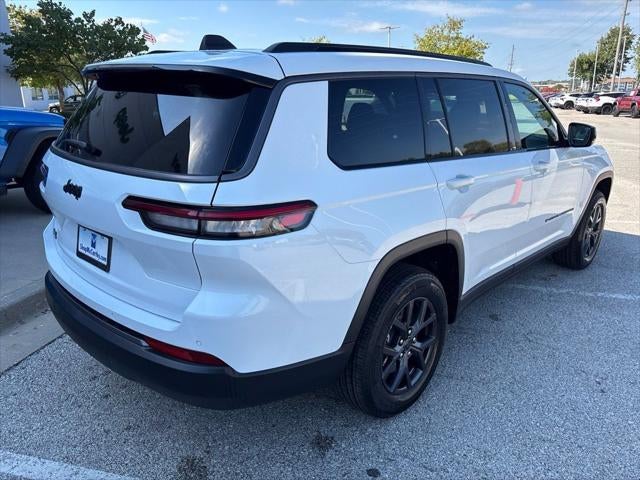 2027 Jeep Grand Cherokee GRAND CHEROKEE L LAREDO ALTITUDE 4X4